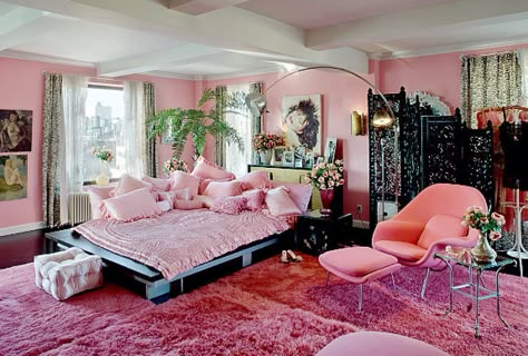 Grandmillennial Aesthetic, 80s Bedroom, 80s Interior, Girl Bedroom Designs, Retro Interior, Teenage Bedroom, Pink Walls, Room Ideas Bedroom