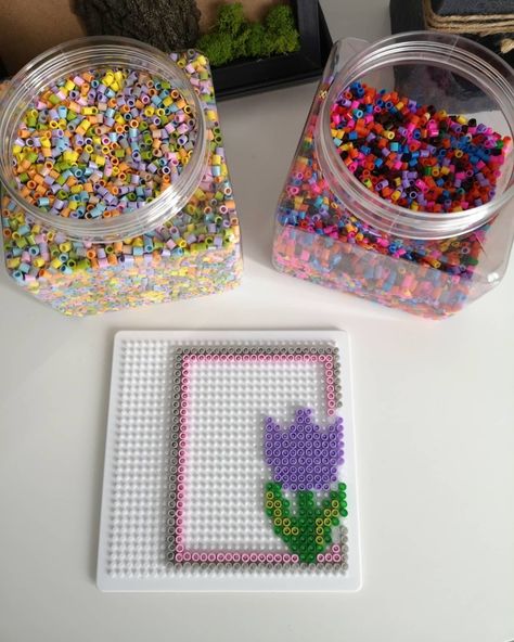 Perler Bead Photo Frame, Pyssla Ideas, Polaroid Frame, Hama Bead, Melty Beads, Perler Beads Designs, Perler Bead Art, Perler Bead Patterns, Bead Patterns