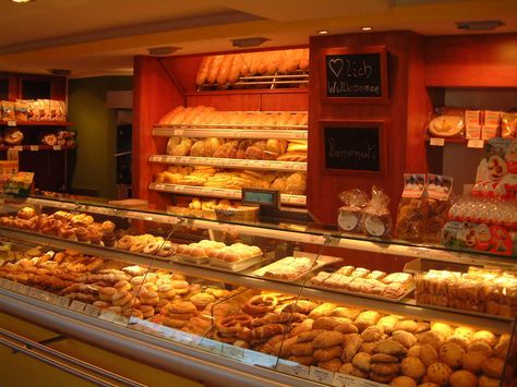 German bakeries...how I miss them...I remember things like this from when I was little German Bakery Aesthetic, German Cusine, German Bakery, Bakery Interior, Small Bakery, Engelberg, How To Store Bread, I Miss Them, German Heritage