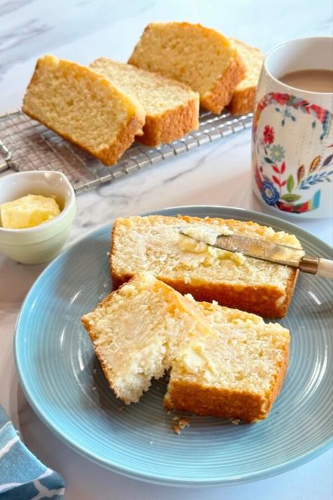 Slices of Amish Sour Cream Corn Bread with butter. Easy Amish Sour Cream Cornbread, Amish Sour Cream Cornbread, Amish Cornbread, Cream Cornbread, Sour Cream Cornbread, My Country Table, Cornbread Easy, Country Table, Amish Recipes