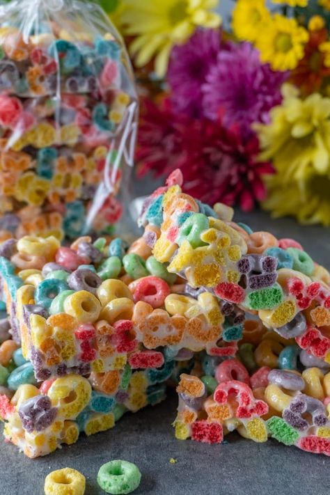 Fruit Loop Treats, Chocolate Dipped Cupcakes, Cinnamon Toast Crunch Bars, Chocolate Drizzled Popcorn, Cereal Bars Recipes, Children Cooking, Fruit Loops Cereal, Marshmallow Cereal, Marshmallow Bars