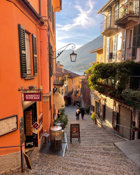 Bellagio Italy, Italian Lakes, Travel Itinerary Template, Italian Culture, Italian Language, Little Italy, Fragrant Flowers, Lake Como, Pretty Places