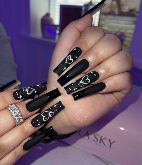 Nail Ideas Chicana, Black 90s Nails, Lowrider Inspired Nails, Drake Concert Nail Ideas, Old School Nails Designs, Acrylic Nails Black Designs, Nails With Names, Extra Baddie Nails Long, Junior H Nails