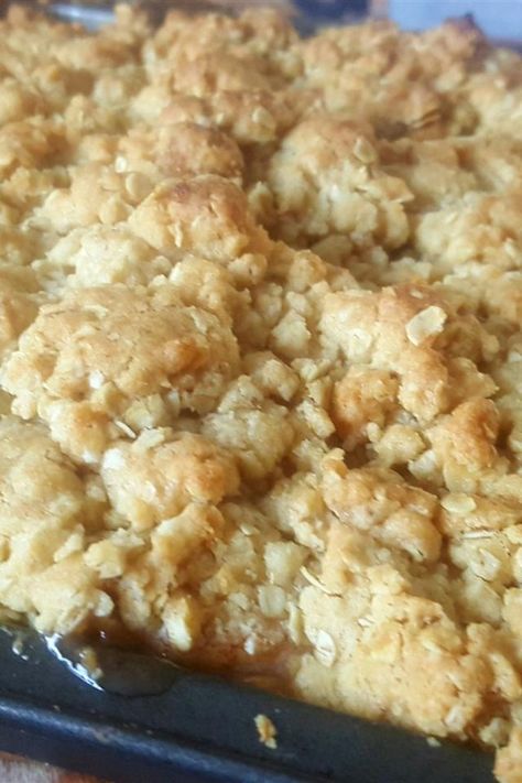 Moms Apple Crisp, Buttery Apple Crisp, Crustless Apple Crisp, Taste Of Home Apple Crisp, Fresh Apple Crisp Recipe, Frozen Apple Slices Recipes, Apple Crisp 9x13 Pan, Honey Crisp Apple Recipes, Apple Crisp Recipe Without Oats