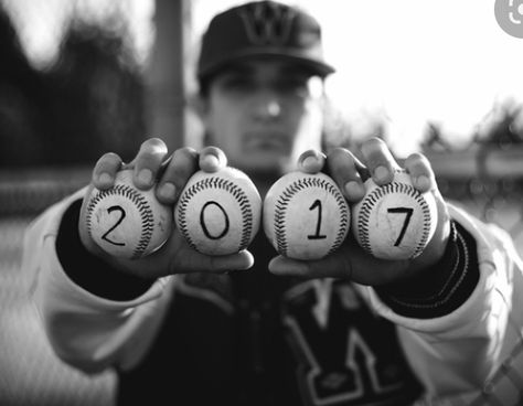 Baseball Senior Pictures, Softball Photos, Senior Year Ideas, Baseball Pics, Senior Photos Boys, Baseball Photography, Senior Boy Photography, Senior Pictures Ideas, Male Senior Pictures