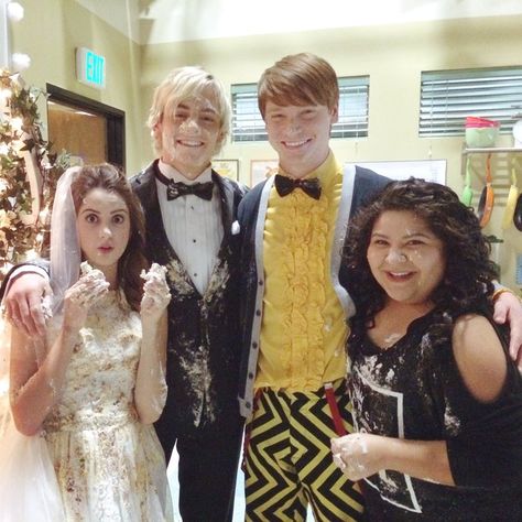 Free Dopamine, Ally Dawson, Austin E Ally, Spotify Wallpaper, Calum Worthy, Nostalgic Childhood, Victorious Cast, Garrett Clayton, Raini Rodriguez