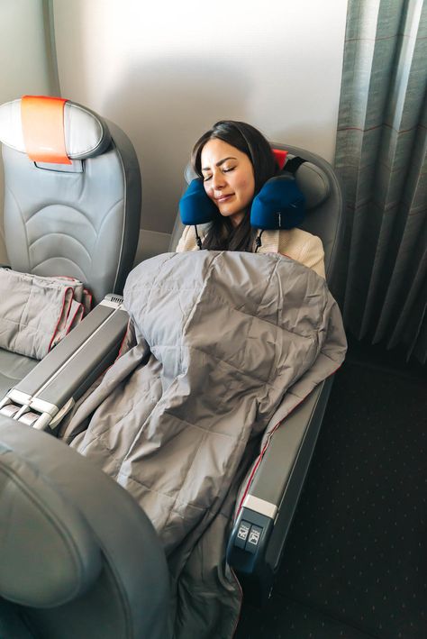 You will sleep comfortably with the Cabeau Travel Pillow #travelpillow #neckpillow #travelgear Best Travel Neck Pillow, Travel Pillow Hack, Best Travel Pillow Airplane, Plane Hacks, Paris Budget, First Class Airline, Blanket Inspiration, Travel Pillow Airplane, Sleeping On A Plane