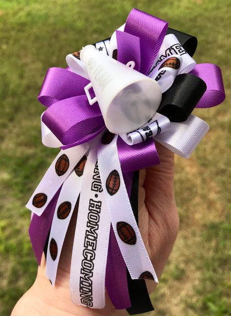 Homecoming Cheer Corsage, Mom Mums Homecoming, Homecoming Mum Bows Diy, Small Homecoming Mums Diy, Mum Rings Homecoming, Finger Mums Homecoming, Wrist Mums Homecoming, Mini Homecoming Mums, Mini Mums Homecoming