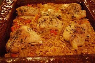 4 point chicken and barley bake Barley Bake, Chicken Barley, Meals Chicken, Barley Recipe, Weight Watchers Chicken, Baked Chicken Recipes, Super Healthy, Homes And Gardens, Better Homes And Gardens