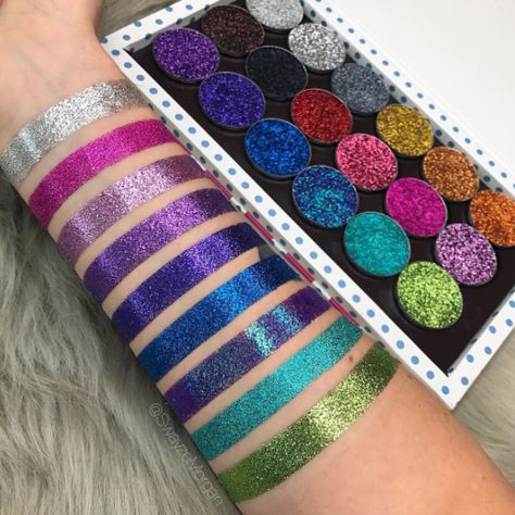 Makeup Pallets, Glitter Glue, Makeup Swatches, Instagram Repost, Glue, Coin Purse, My Favorite, Glitter, How To Apply