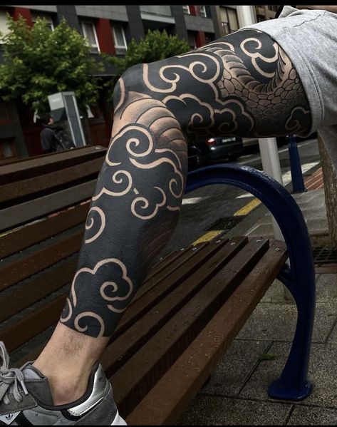 Black Sleeve Tattoo, Japanese Leg Tattoo, Tattoo Japanese Style, Japanese Legs, Blackout Tattoo, Cloud Tattoo, Half Sleeve Tattoos For Guys, Irezumi Tattoos, Leg Tattoo Men