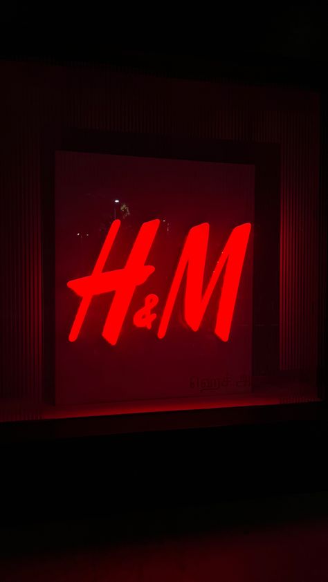 Hnm H&m Store, H M Aesthetic, H&m Logo, Zara Logo, Hm Store, Marketing Project, Red H, M Craft, Nike Vans