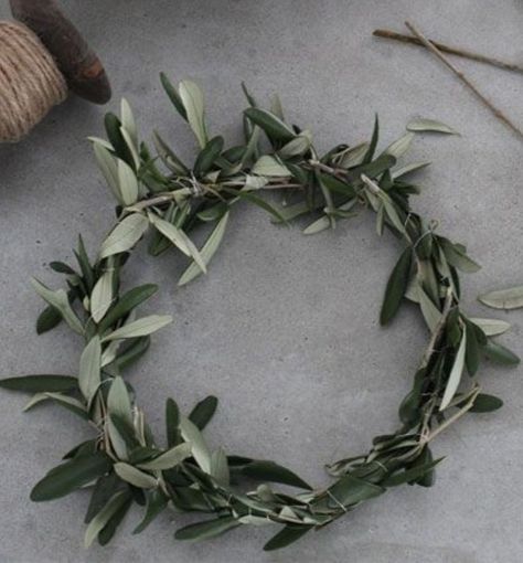 Olive Wreath, Easter Traditions, Olive Branch, Easter Wreaths, Frame Decor, Hoop Wreath, Wreath, Floral Design, Easter