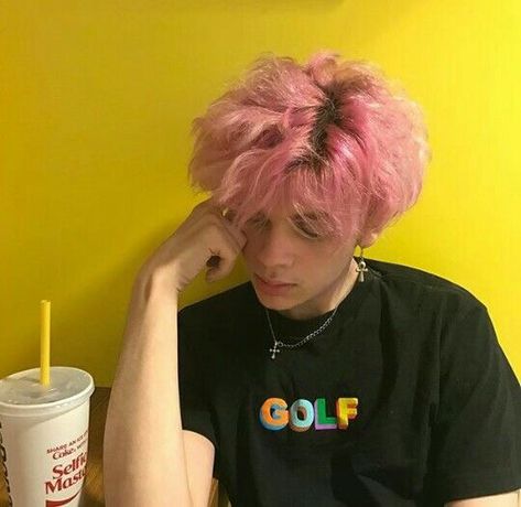 ◜ ˗ˏˋ🕊ˎˊ˗ ◞ 𝘱𝘪𝘯𝘵𝘦𝘳𝘦𝘴𝘵 ; 𝘤𝘰𝘴𝘮𝘪𝘤𝘨𝘰𝘵𝘩 Pink Hair Male, Character Exploration, Male Haircuts, Haircut Idea, Looks Hip Hop, Mcu Dr, Music Freaks, Oc Inspiration, Grunge Boy