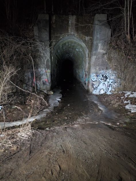 Screaming Tunnel Paranormal Investigator Aesthetic, Creepy Imagery, Paranormal Detective, Haunted Pictures, Paranormal Aesthetic, Haunted Locations, Supernatural Dr, Paranormal Investigator, Paranormal Photos