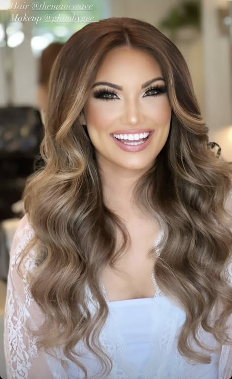 Long Wavy Formal Hairstyles, Bridal Hair Loose Curls Soft Waves, Bridesmaids Hairstyles Down Loose Waves, Hair Down Wavy Hairstyles, Glam Hairstyles For Long Hair Curls, Big Voluminous Curls Wedding, Big Loose Curls For Long Hair Wedding, Curled Hair Styles For Event, Curled Hairstyles Prom