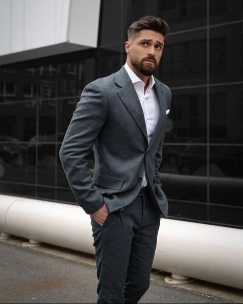 Mens Wedding Haircut, David Beckham Outfit, Men Socks Suit, Beard Suit, Business Casual Attire For Men, Men Ootd, Italian Hair, Men Lifestyle, Outfit Classic