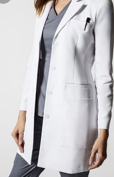 Lab Coat Fashion, Doctor White Coat, Dress Coat Outfit, Medical Scrubs Fashion, Áo Blu, White Coats, Uniform Clothes, Doctor Coat, White Lab Coat