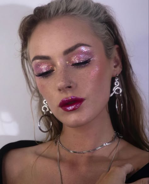 Brazilian Nuts, Pink Glitter Makeup, Summer Date Night Outfit, Alix Earle, Fashion Bella, Day In My Life, Swag Makeup, Ethereal Makeup, Dope Makeup