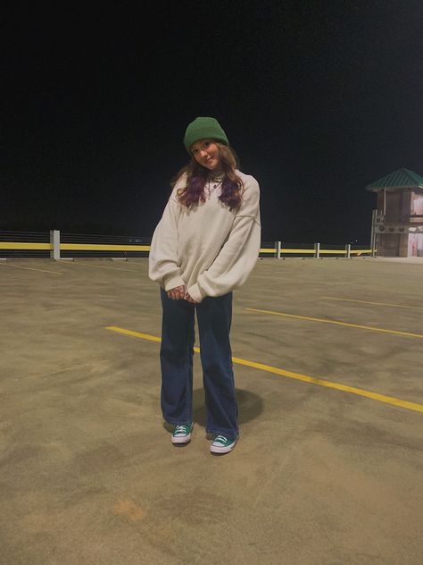 Aesthetic Outfits With Beanies, Skater Outfits Winter, Comfy Core Outfits, Winter Skater Girl Outfits, Baggy Clothes Aesthetic Girl, Golf Wang Outfit, Skater Girl Outfits Winter, Baggy Aesthetic Outfits, Oversized Outfit Aesthetic