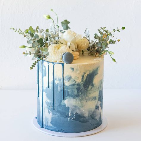 Bridie Bakes on Instagram: “Something borrowed, something blue 💙” Blue Theme Cake, Blue Cake Design, 20th Cake, Wedding Cake Dusty Blue, Wedding Cake Minimalist, Wedding Cake With Blue, Wedding Cakes One Tier, Cake Minimalist, Wedding Cake Designs Simple