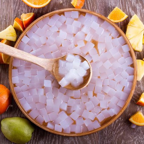 4 Health Benefits of Nata de Coco Vegan Jelly, Coconut Jelly, Iced Drinks Recipes, Coconut Benefits, Popular Desserts, Refreshing Desserts, Jelly Recipes, Dessert Ingredients, Creamy Desserts