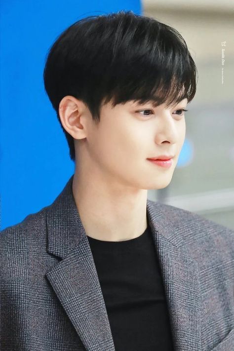 Two Block Haircut, Mens Haircuts Short Hair, Korean Haircut, Asian Haircut, Korean Short Hair, Kpop Hair, Cha Eun Woo Astro, Boys Long Hairstyles, Mens Haircuts Short