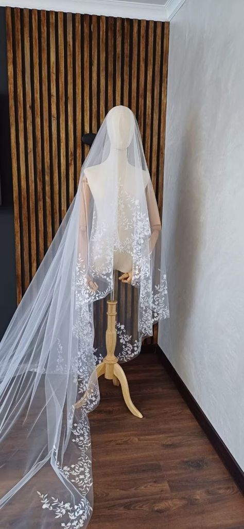 Wedding Veil, Floral Veil, Long Flowered Veil, Cathedral Veil, Flower Lace Veil, Bohemian Wedding Veil, Beaded Floral Lace Veil - Etsy Croatia Flowered Veil, Veil Floral, Veil Long, Veil Cathedral, Floral Veil, Beautiful Veil, Wedding Veil Accessories, Long Flowers, Lace Veil