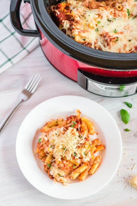 Crockpot Ricotta Pasta, Slow Cooker Mostaccioli Recipe, Ricotta Crockpot Recipes, Crock Pot Mostaccioli, Mostaccioli Recipe Crockpot, Crockpot Mostaccioli Recipe, Crockpot Mostaccioli, Baked Ziti Crockpot, Crockpot Ziti