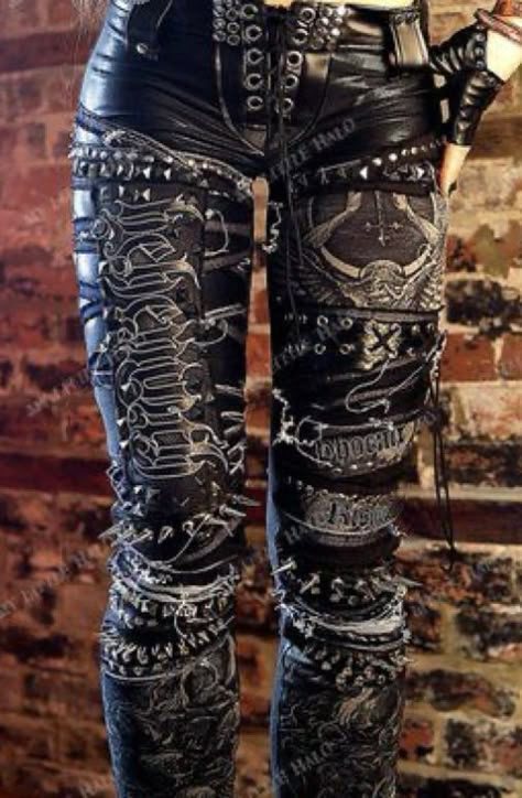 Steampunk Mode, Look 80s, Distressed Pants, Clothing Guide, Gothic Clothes, Black Leather Pants, Rock Punk, Estilo Punk, Gothic Outfits