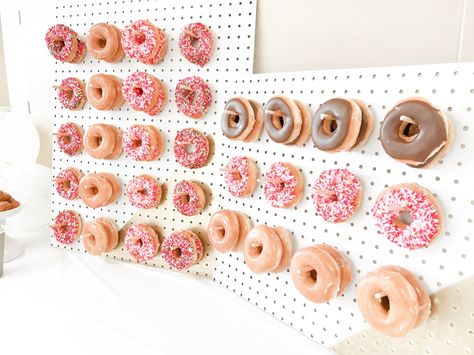 Diy Donut Wall, Donut Board, Doughnut Wall, Baby Boy Sprinkle, Diy Donut, Kitchen Bridal Shower, Donut Stand, Diy Donuts, Birthday Donuts