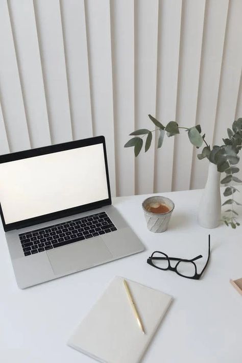 Desk Workout, Business Furniture, Business Photos, Adobe Photoshop Lightroom, Photoshop Lightroom, Creative Logo, Online Learning, Macbook Pro, Lightroom