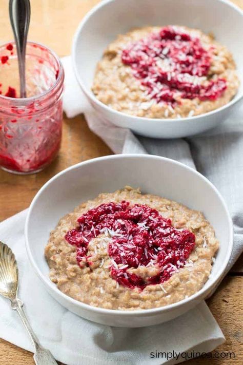 Peanut Butter And Jelly Oatmeal, Quinoa Recipes Breakfast, Quinoa Flakes, Chia Seed Jam, Quinoa Breakfast, Simply Quinoa, Peanut Butter And Jelly, Healthy Meals To Cook, Oatmeal Breakfast