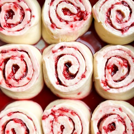 Sourdough Raspberry Lemon Rolls - Made in Motherhood Sourdough Raspberry Cinnamon Rolls, Sourdough Raspberry Rolls, Sourdough Raspberry, Sourdough Treats, Cinn Rolls, Best Sourdough Starter Recipe, Frugal Pantry, Sourdough Tips, Lemon Rolls