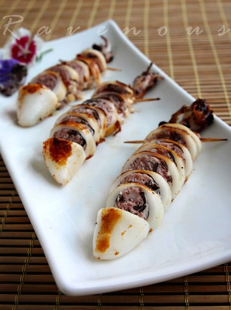 Nem Nuong, Stuffed Squid, Calamari Recipes, Squid Recipes, Viet Food, Vietnam Food, Vietnamese Cuisine, Starters Recipes, Calamari