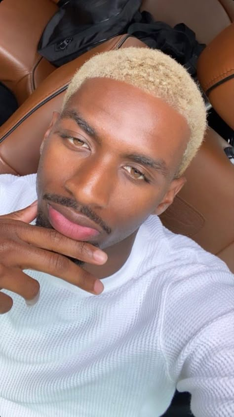 Blonde Waves Men Black, Blonde Afro Men, Black Men Dyed Hair, Blonde Hair Black Men, Dyed Afro, Blonde Hair Men, Afro Hair Dye, Brown Skin Blonde Hair, Buzzcut Season