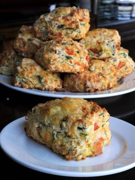 Savory Scones Recipe, Savoury Scones, Savory Muffins Recipes, Scones Recipe Easy, Cheese Scones, Savoury Biscuits, Savory Scones, Savory Muffins, Savoury Baking