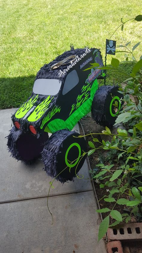 Grave Digger Pinata, Monster Truck Pinata Diy, Monster Jam Pinata, Monster Jam Party Ideas, Grave Digger Birthday Party, Monster Jam Party Decorations, Monster Truck Pinata, Monster Jam Birthday Party Ideas, Monster Truck Birthday Cake