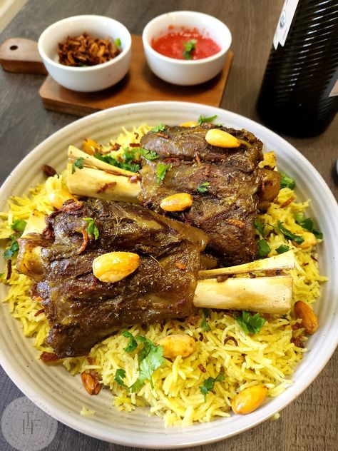 Mandi Rice Lamb, Arab Lamb Recipes, Lamb Mandi, Lamb Biryani Recipe, Arabic Dinner, Gluten Free Healthy Dinners, Mandi Recipe, Persian Food Iranian Cuisine, Lamb Biryani