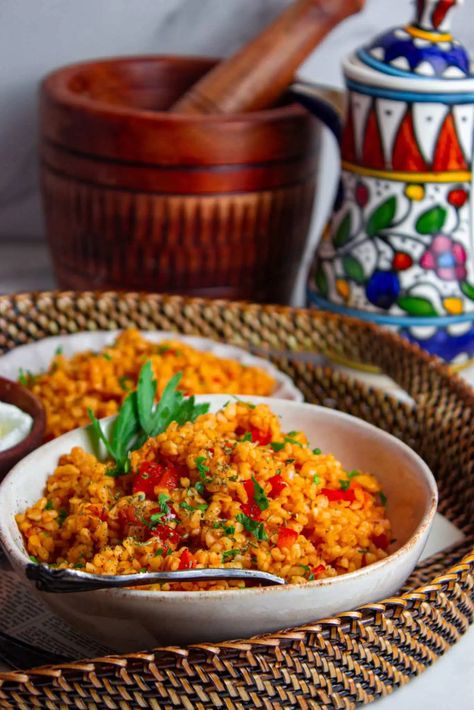 Turkish Bulgur Pilaf | FalasteeniFoodie Vegetable Rice Pilaf, Bulgur Pilaf, Bulgur Recipes, Beef Kebabs, Cauliflower Fritters, Pilaf Recipes, Light Salad, Stewed Potatoes, Eastern Cuisine