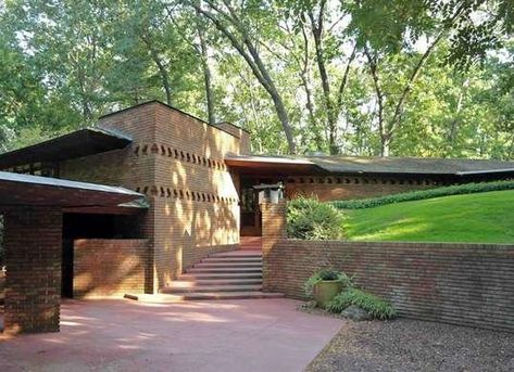 Rent Frank Lloyd Wright’s Palmer House Usonian Style, Frank Lloyd Wright Usonian, Usonian House, Lloyd Wright Architecture, Frank Lloyd Wright Architecture, Palmer House, Frank Lloyd Wright Homes, Architecture Collection, 70s House