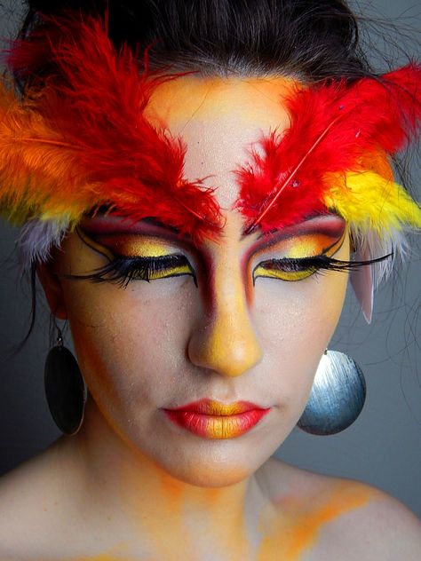 Chicken Face Makeup Halloween, Chicken Costume Makeup, Chicken Makeup Halloween, Mayzie La Bird Makeup, Bird Makeup Ideas, Hummingbird Makeup, Makeup Chicken, Seussical Makeup, Parrot Makeup