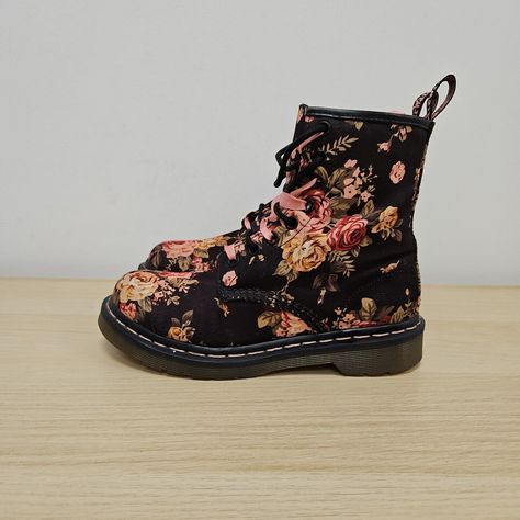 Dr Martens 1460 Castel Victorian Black Pink Floral Flowers Boots UK 4 EU 37. Condition is "used". Dispatched with Royal Mail 2nd Class. Genuine Dr Martens. Beautiful Victorian flowers. stunning design. Size UK 4 Preloved but in good condition, see all pictures.  Trusted seller, please see recent feedback for extra buying comfort. Very sought after, rare discontinued model from 2010, hard to find, especially in this condition. Would look great with a summer floral dress! In my opinion, probably the most beautiful DM model ever made. Any questions please ask. Summer Floral Dress, Victorian Flowers, Boots Uk, Floral Dress Summer, Pretty Shoes, Summer Floral, Floral Flowers, Dr. Martens, Beautiful Things