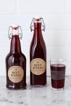 How-to Make Beet Kvass // A Cleansing Medicinal Tonic How To Make Beets, Beet Kvass, Health Tonic, Homemade Detox, Probiotic Drinks, Fermentation Recipes, Fermented Vegetables, Juicing Benefits, Fermented Drink