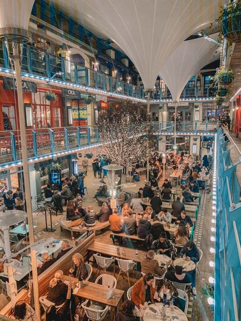 Kingly Court seen from the first floor balcony | If you're looking to explore London beyond the beaten path, this is the guide for you. I've put together a compilation of 10 amazing secret spots in London, recommended by a Londoner! #london #secretspotsinlondon #londontravelguide #londontraveltips Kingly Court London, Things To Do In Kensington London, London Fun Things To Do, Thing To Do In London, Best Of London, London To Do List, To Do In London, London Must Do, Fun Things To Do In London