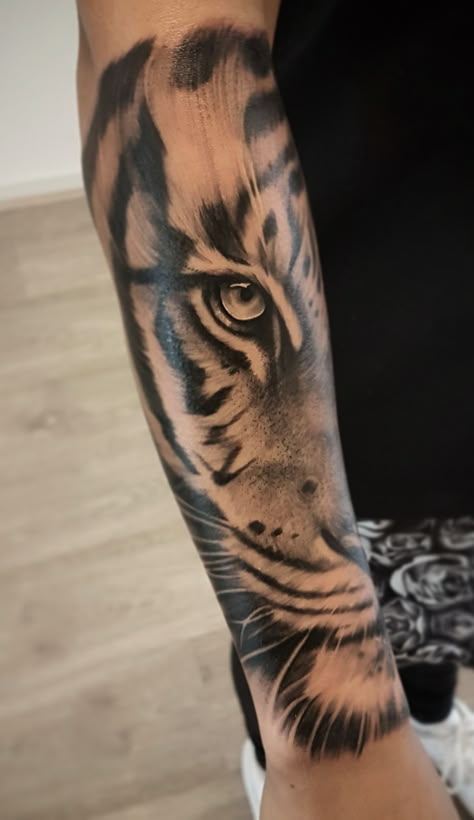 Tiger Eyes Tattoo, Tiger Face Tattoo, Tatoo 3d, Tiger Tattoo Sleeve, Tiger Tattoos, Leopard Tattoos, Wolf Tattoo Sleeve, Tiger Tattoo Design, Forarm Tattoos