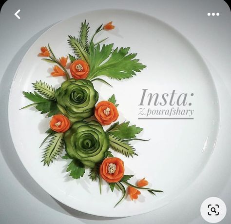 Fancy Food Presentation, Salad Design, Cooking Decorating, Food Plating Techniques, Fruit Platter Designs, Christmas Desserts Easy, Amazing Food Decoration, Fruit And Vegetable Carving, Amazing Food Art