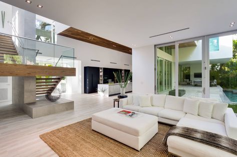 North Coconut Grove - Contemporary - Miami - by All About the Wow, Inc. Miami Homes, Coconut Grove Miami, Miami Houses, Coconut Grove, Modern Architecture House, Luz Natural, Contemporary Bathroom, Miami Fl, House Inspiration