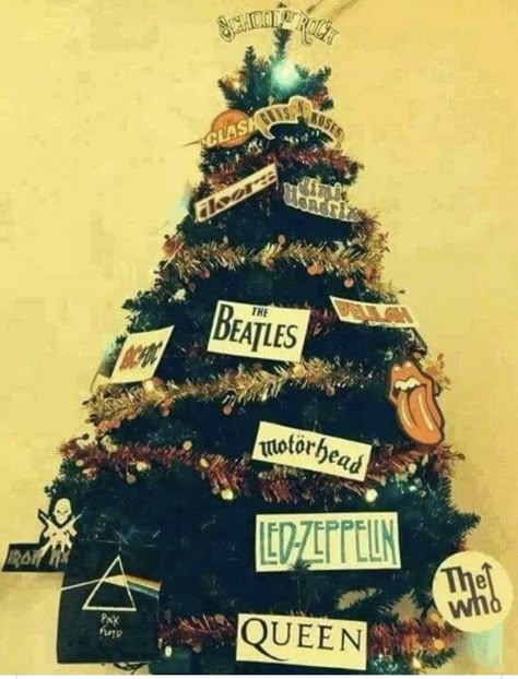 Record Christmas Tree, Rock And Roll Christmas Tree, Rock N Roll Christmas Decorations, Rock N Roll Christmas Tree, Hippie Christmas Tree, Rock And Roll Christmas, Rock N Roll Christmas, Heavy Metal Christmas, Beatles Christmas