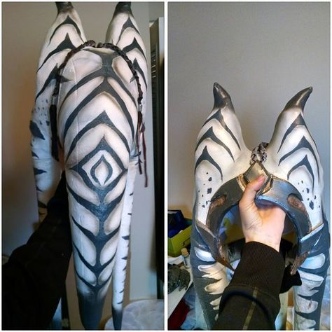 Courtney Leigh on Instagram: “Added some airbrushing and shading to create a bit more depth on Moros's new headpiece :) #airbrushing #Courtneyleighcreations…” Ahsoka Tano Costume, Ahsoka Tano Cosplay, Star Wars Makeup, Jedi Cosplay, Headpiece Diy, Star Wars Halloween, Star Wars Diy, Star Wars Ahsoka, Star Wars Outfits